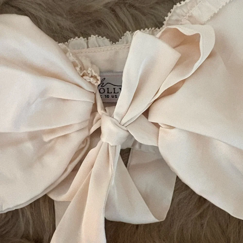 Elegant Cream Ruffle Intimate Set - Picture 3 of 11